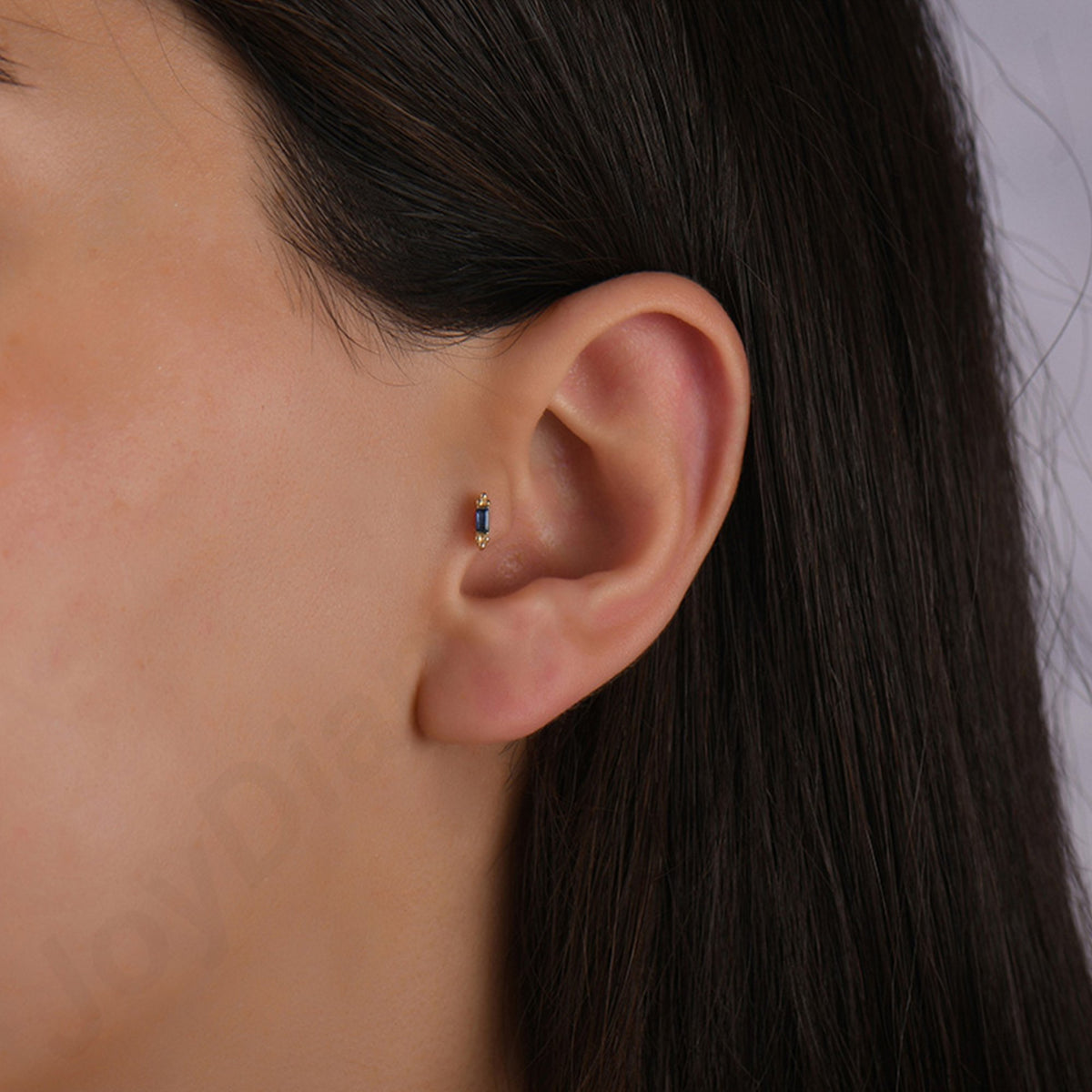 0,06 Karat Baget Safir Piercing