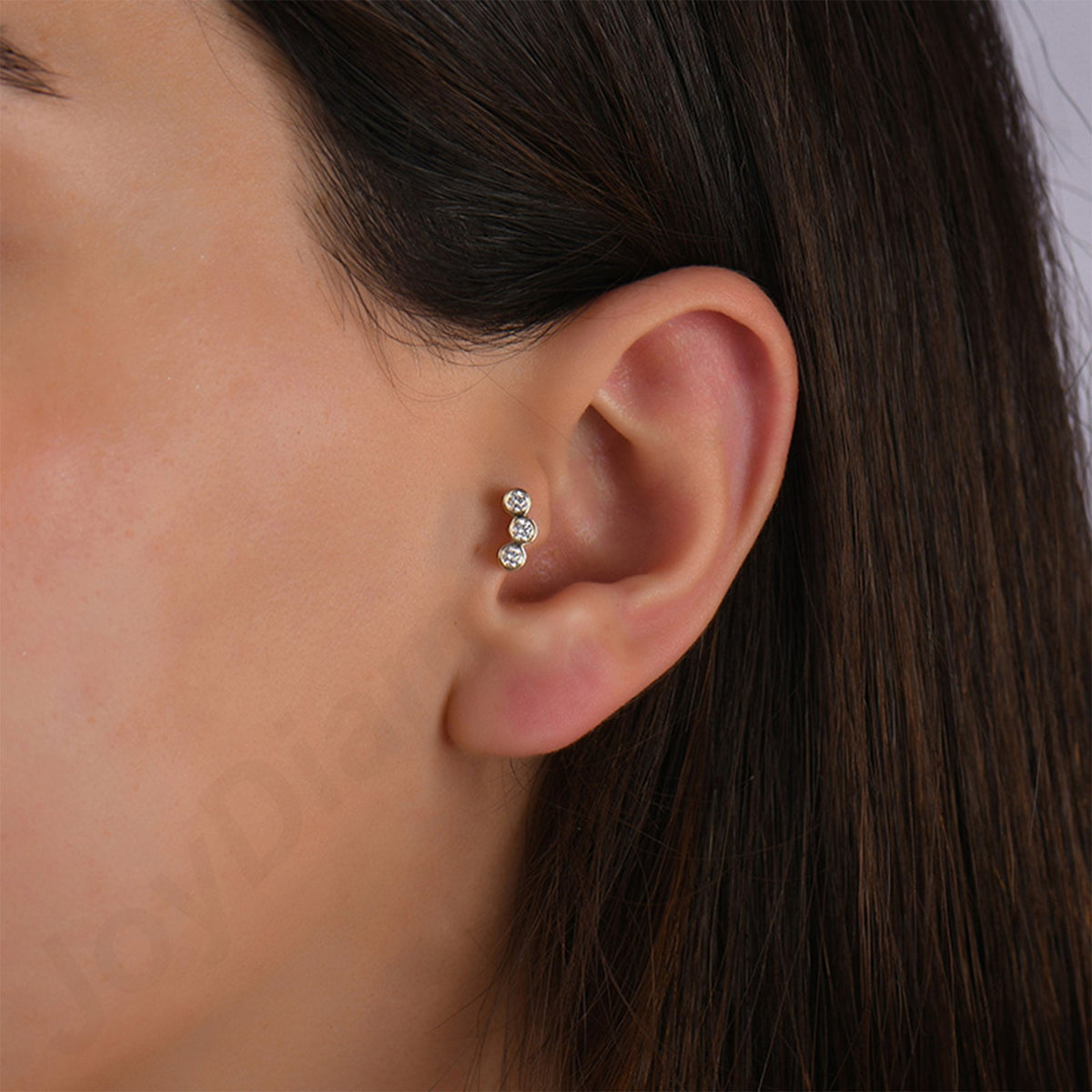 0,15 Karat Üç Taşlı Pırlanta Piercing