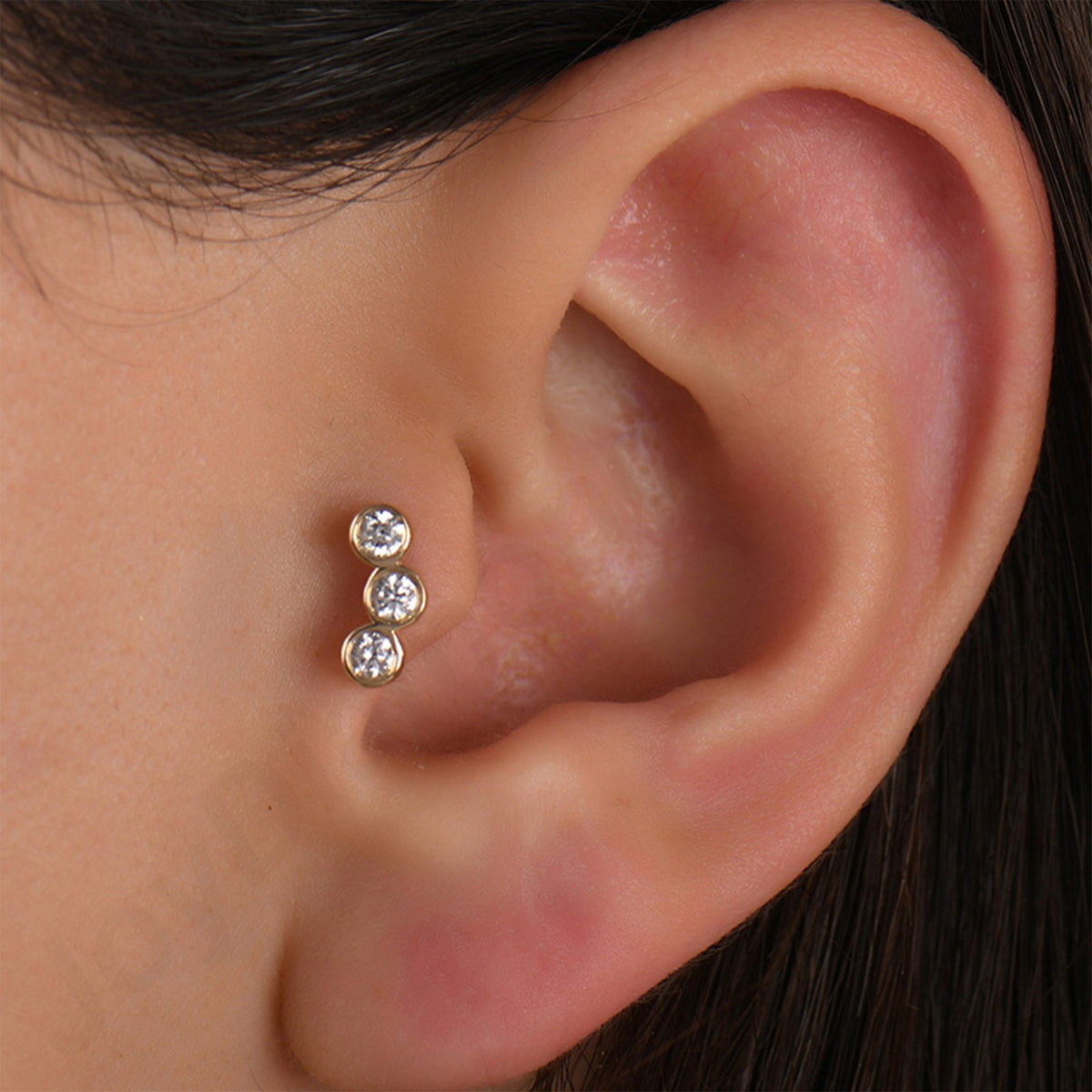 0,15 Karat Üç Taşlı Pırlanta Piercing