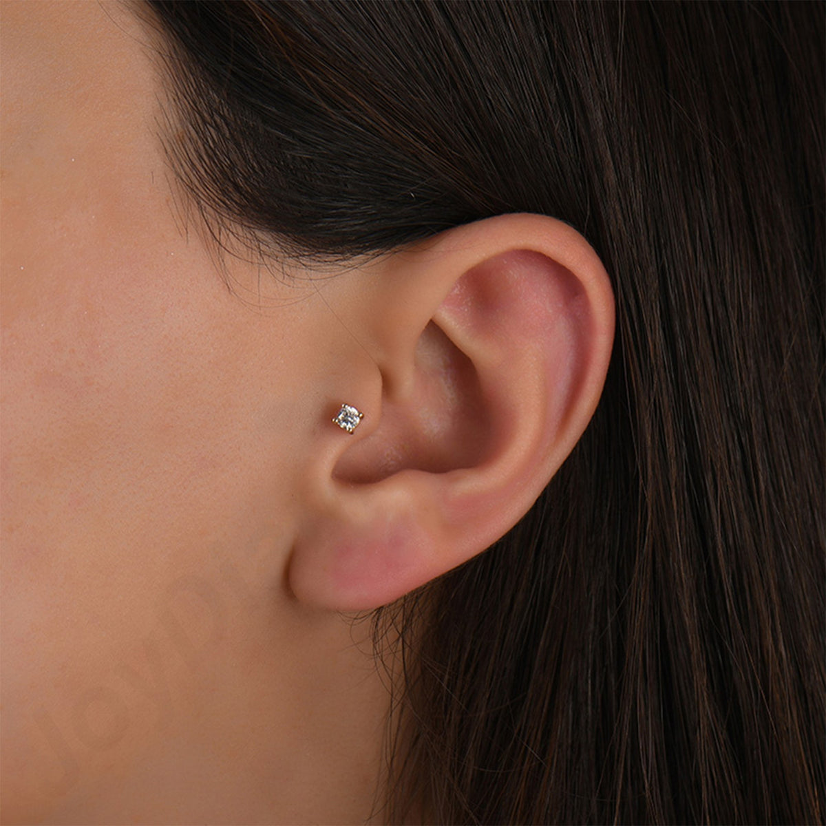 0,05 Karat Tektaş Pırlanta Piercing