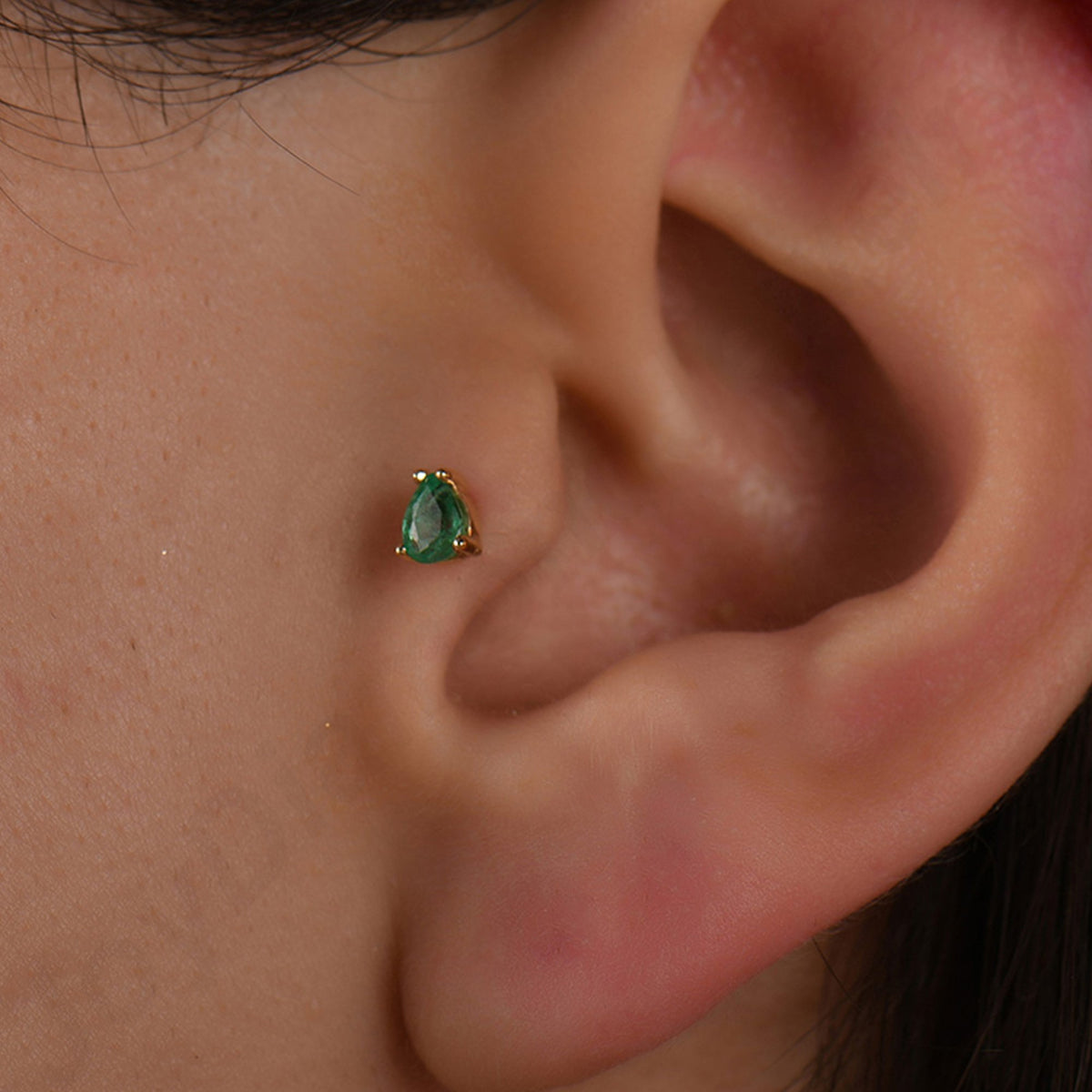 0,15 Karat Damla Zümrüt Piercing