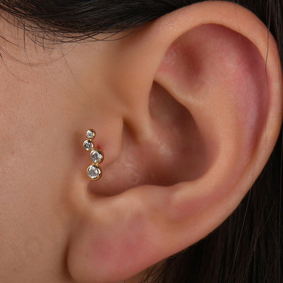 0,09 Karat Sıralı Pırlanta Piercing