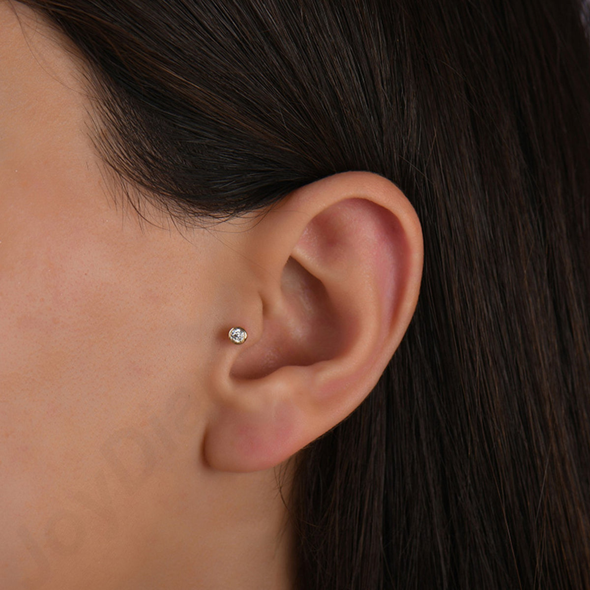 0,06 Karat Tektaş Pırlanta Piercing