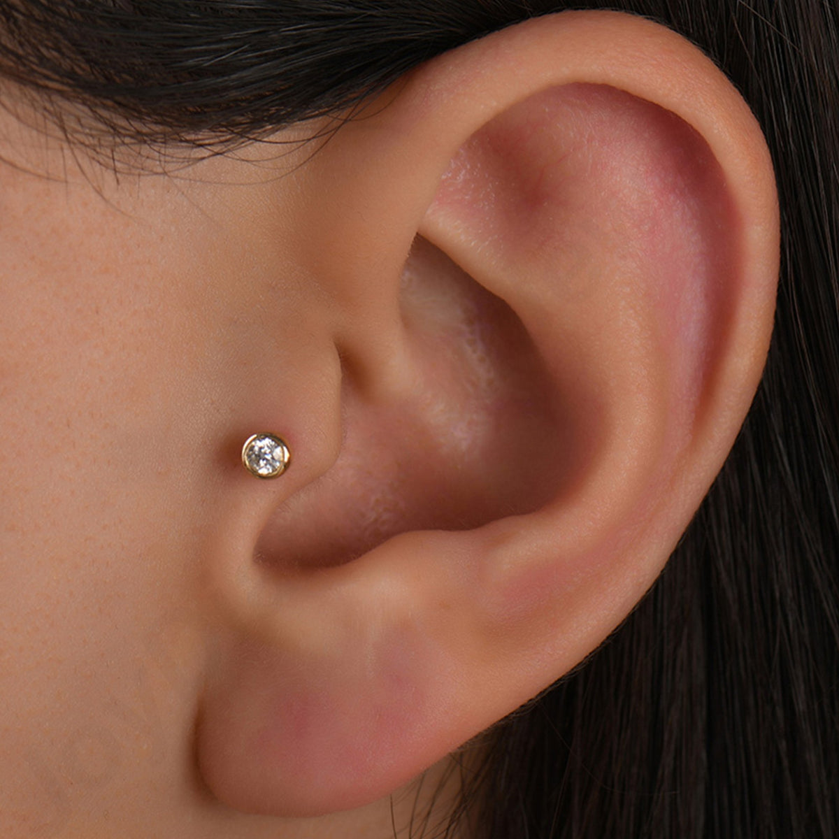 0,06 Karat Tektaş Pırlanta Piercing