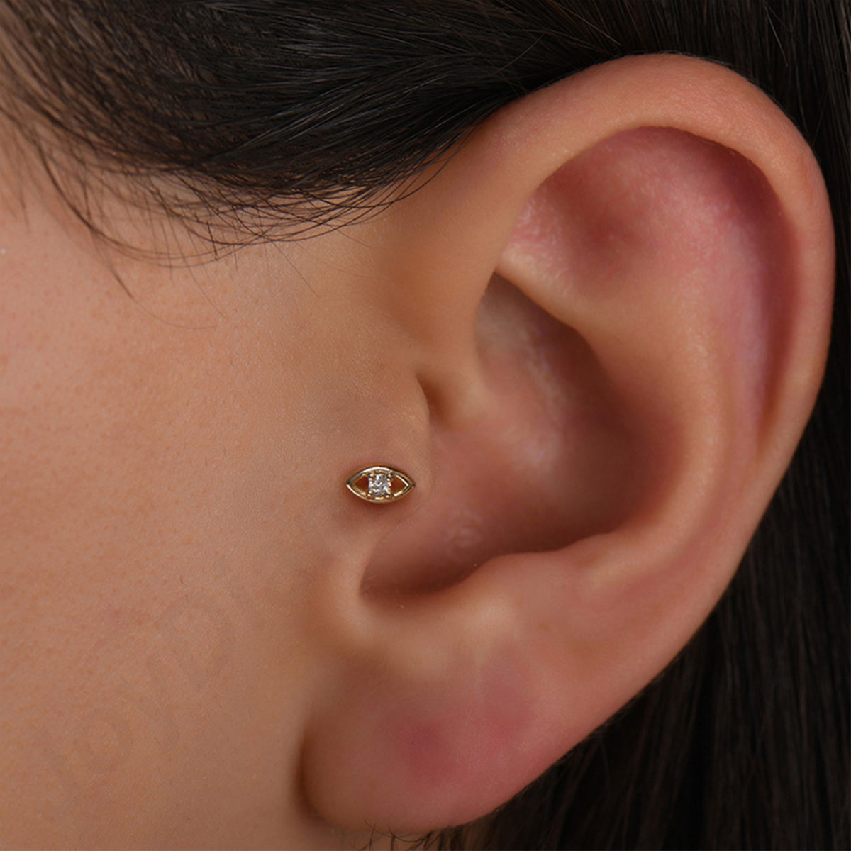 0,02 Karat Göz Pırlanta Piercing