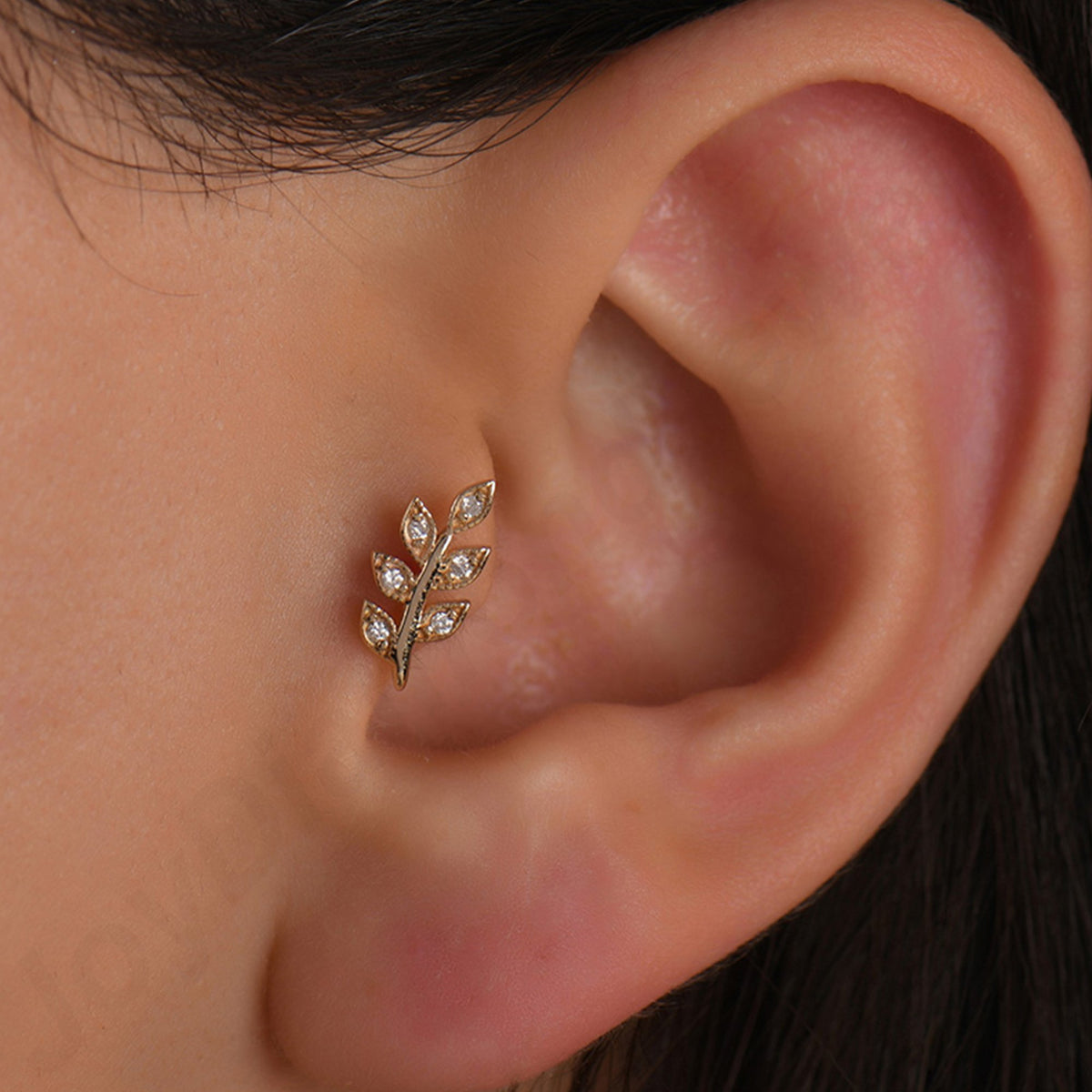 0,04 Karat Yaprak Pırlanta Piercing
