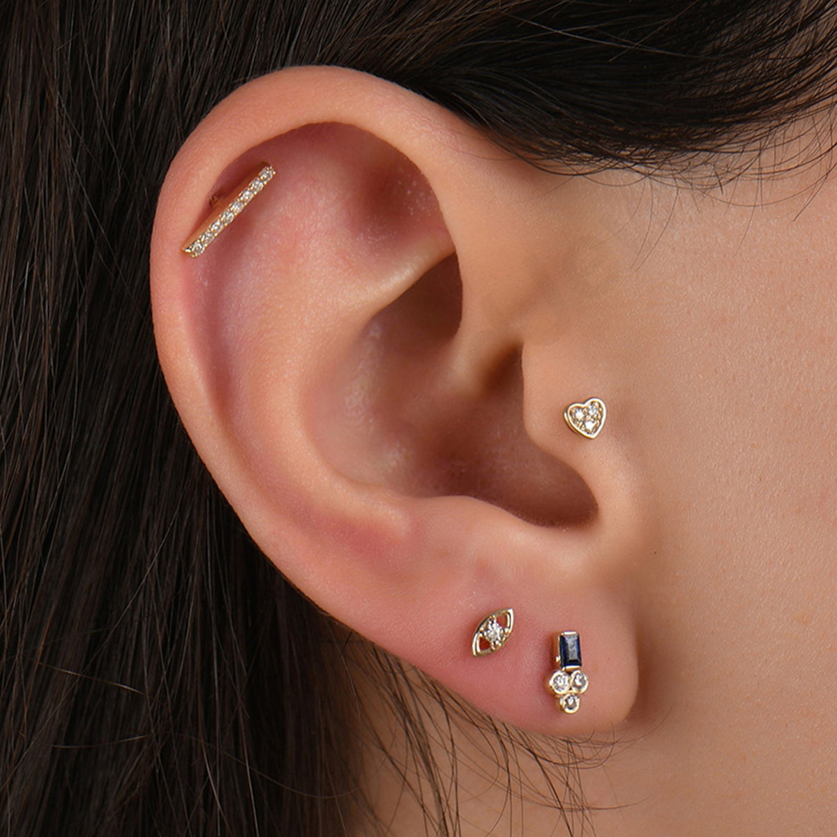 0,09 Karat Safir Baget Pırlanta Piercing