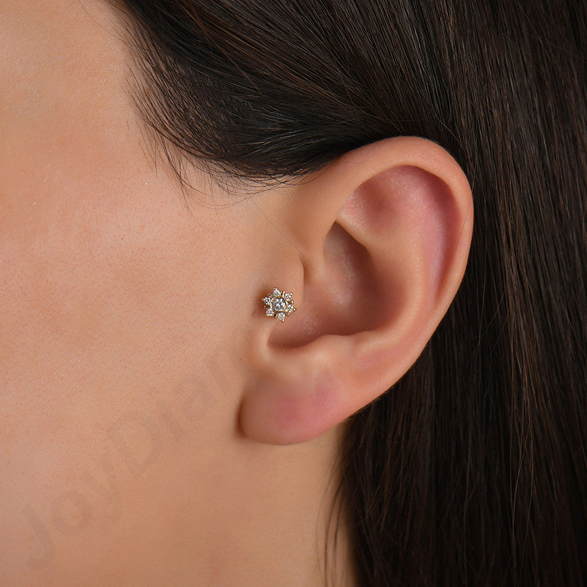 0,08 Karat Kar Tanesi Pırlanta Piercing