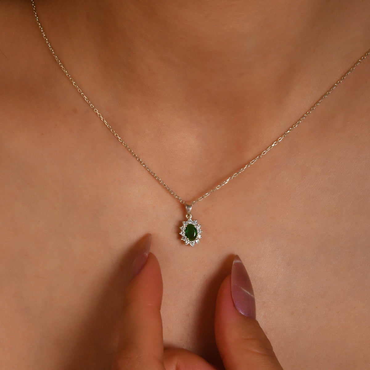 1,04 Karat Oval Yakut Pırlanta Kolye