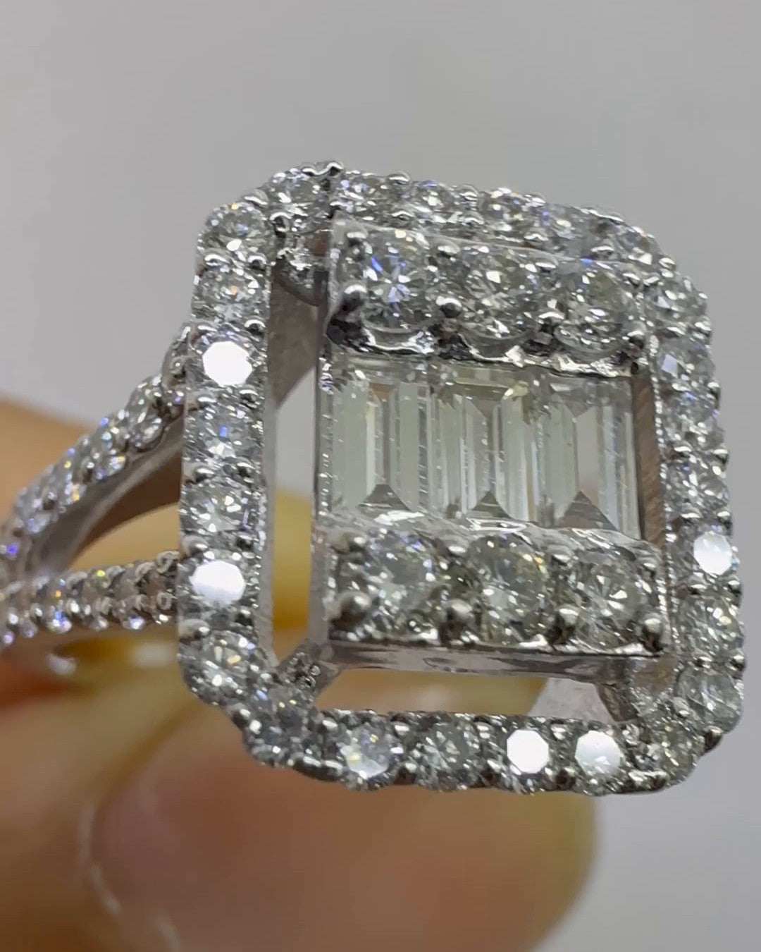 Joy Onaylı İkinci El 1,20 Karat Baget Pırlanta Yüzük