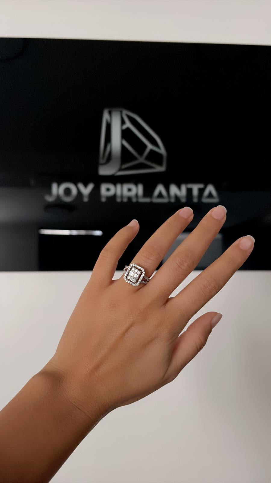 Joy Onaylı İkinci El 1,20 Karat Baget Pırlanta Yüzük