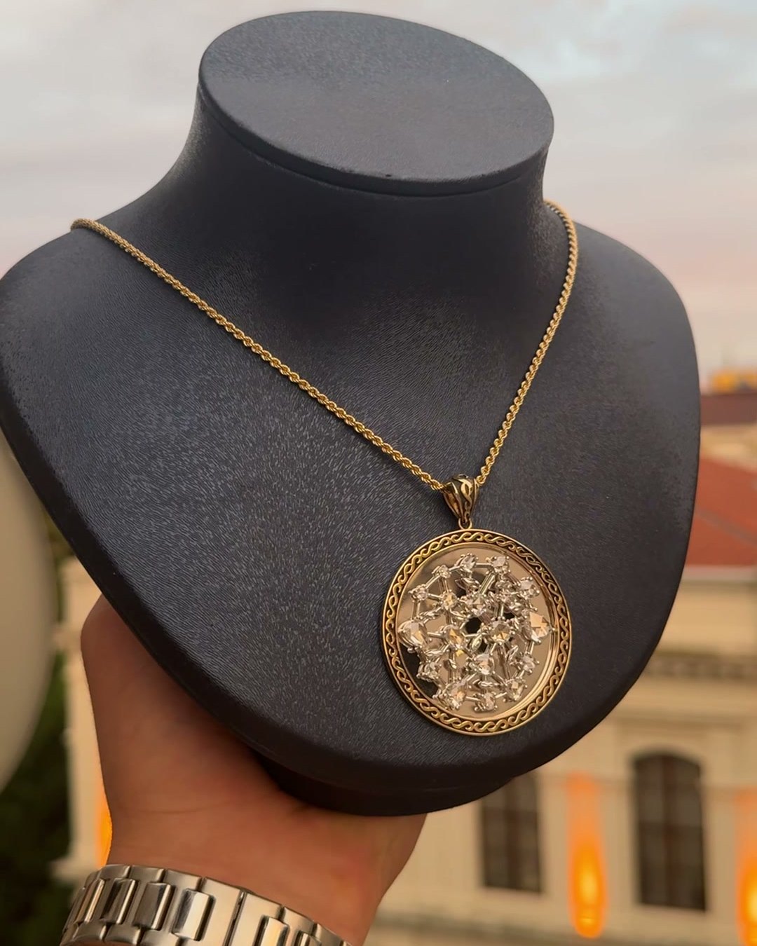 Joy Onaylı İkinci El 4,71 Karat Pırlanta Madalyon Kolye